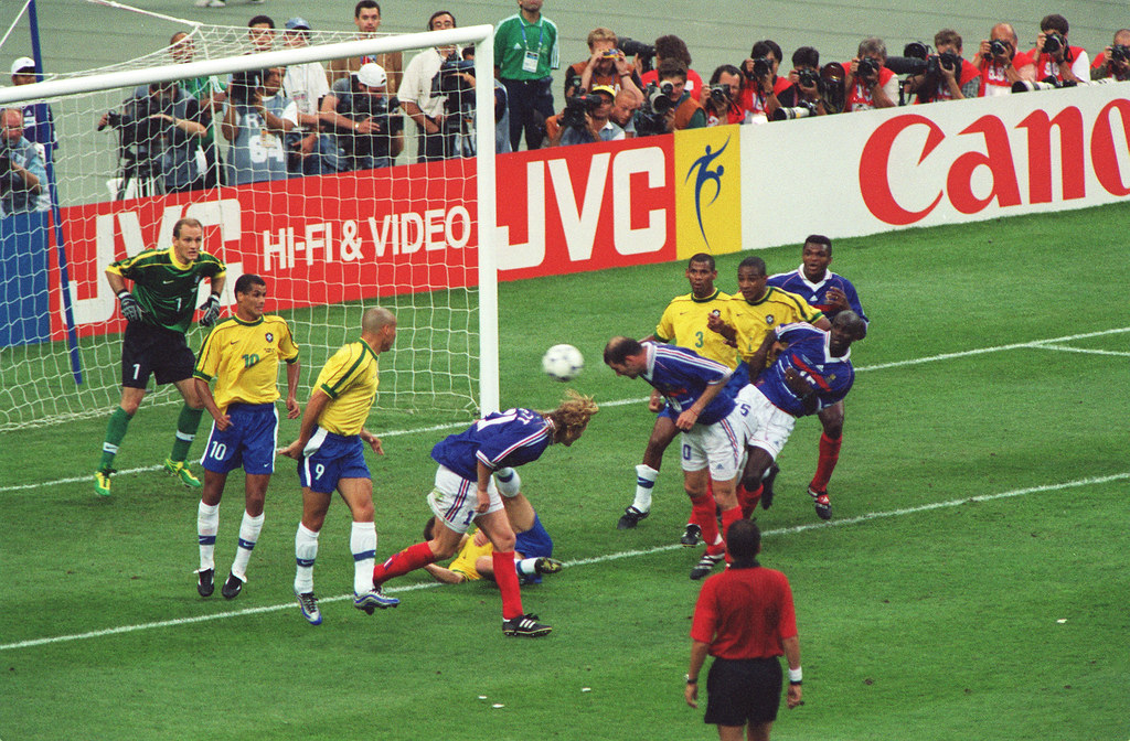 Zinedine Zidane de la tête lors de la finale France-Brésil, Coupe du Monde 1998